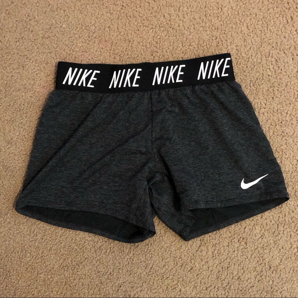 🔥 Sale! Girl’s Nike dri-fit shorts